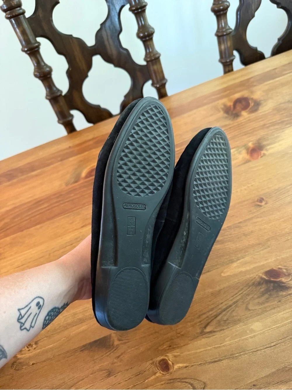 AEROSOLES Black Suede Loafers with Gold Chain Accent size 10